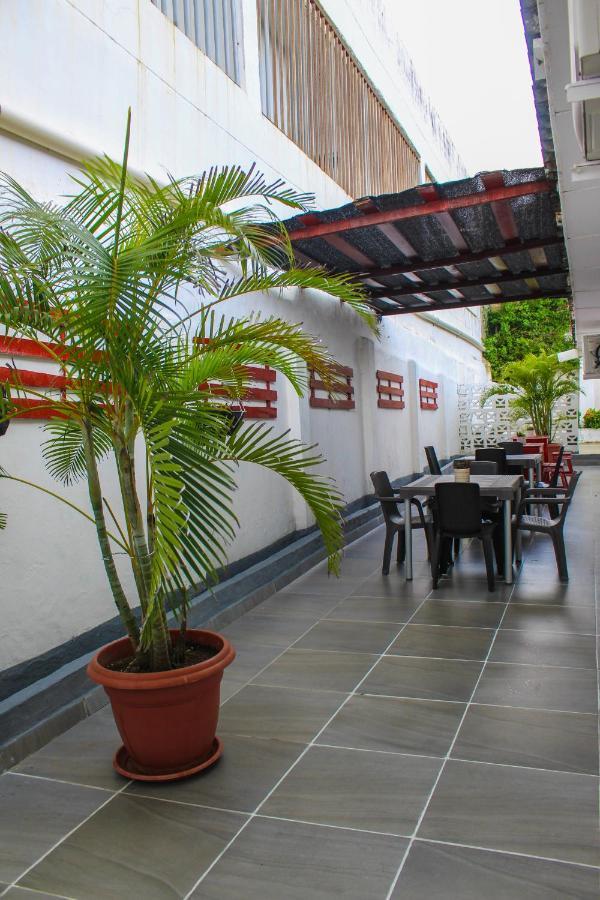 Hotel Poblado Suite Баранкила Екстериор снимка