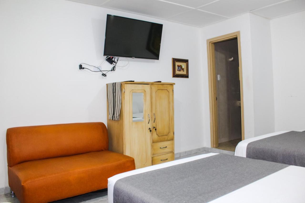 Hotel Poblado Suite Баранкила Екстериор снимка