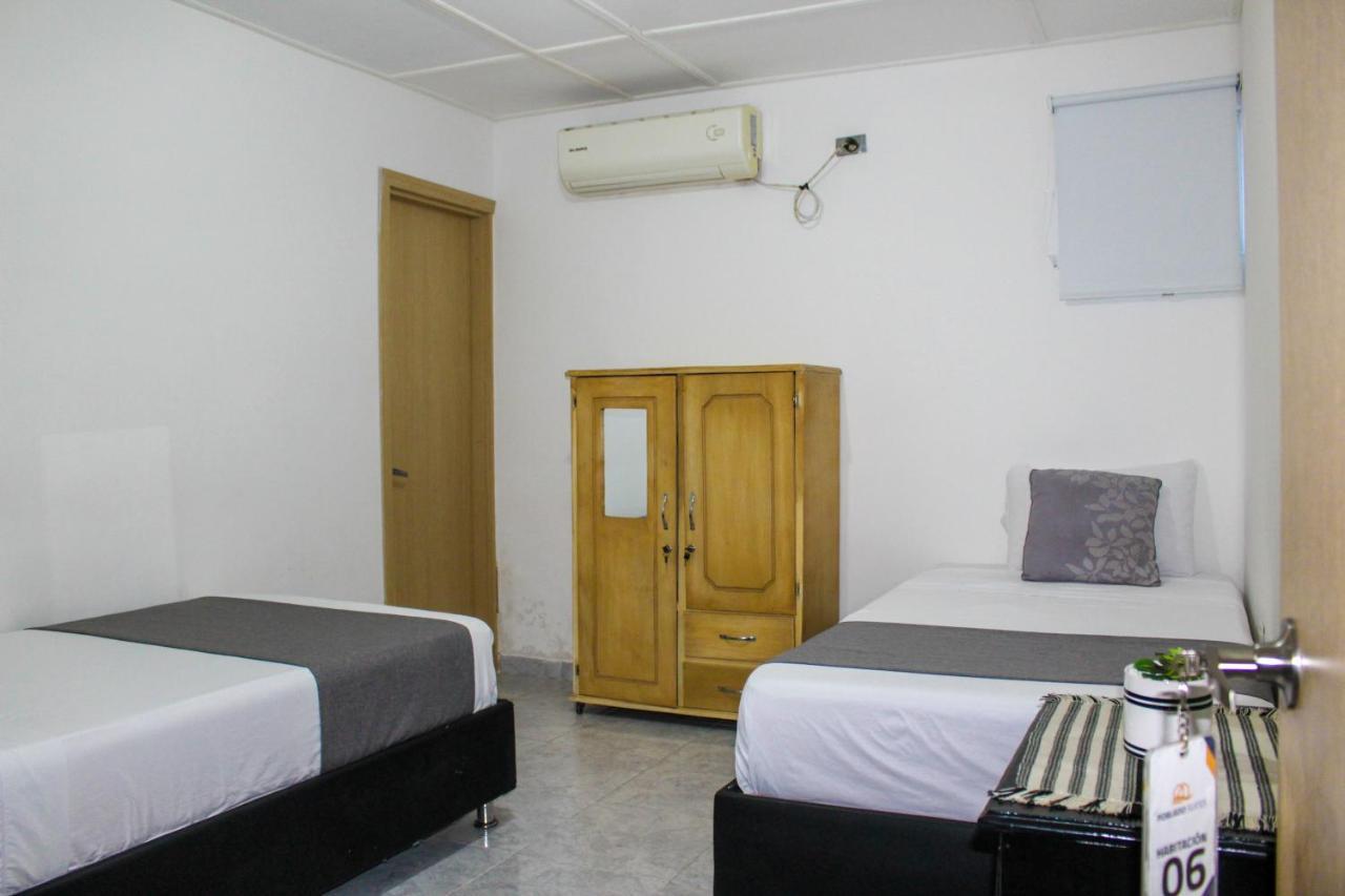 Hotel Poblado Suite Баранкила Екстериор снимка
